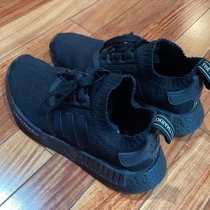 Black nmd